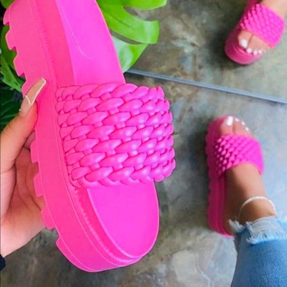 Woven platform sandals - Picture 2 of 2